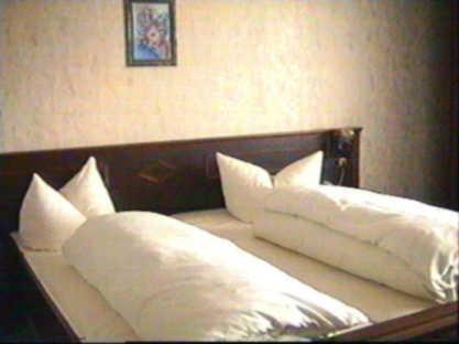 Hotel Restaurant Zur Krone Obersuhl Zimmer foto